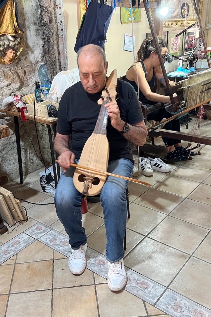 Calabrian lyre player