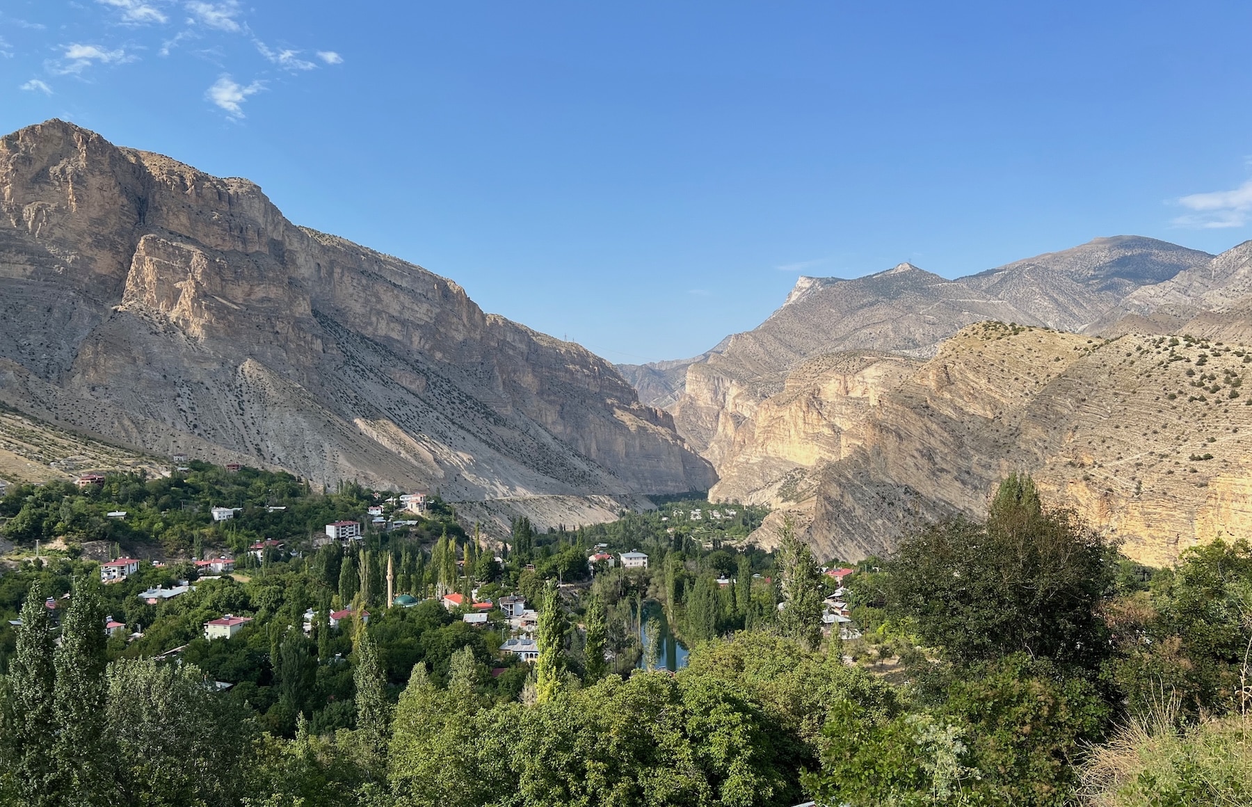The road between Yusufeli and Erzurum